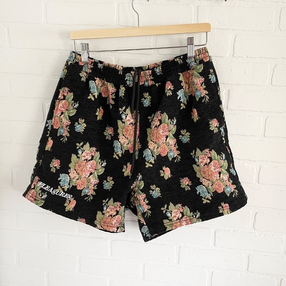 Pleasures Brocade bermudas Dark floral Jacquard Roses Embroideries Pockets Sz M - Picture 2 of 13